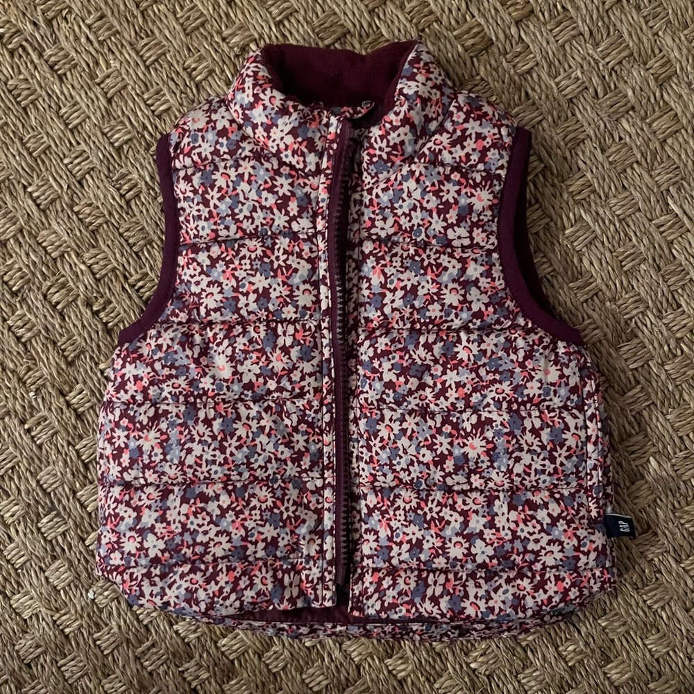 Baby GAP puffer vest 6-12m